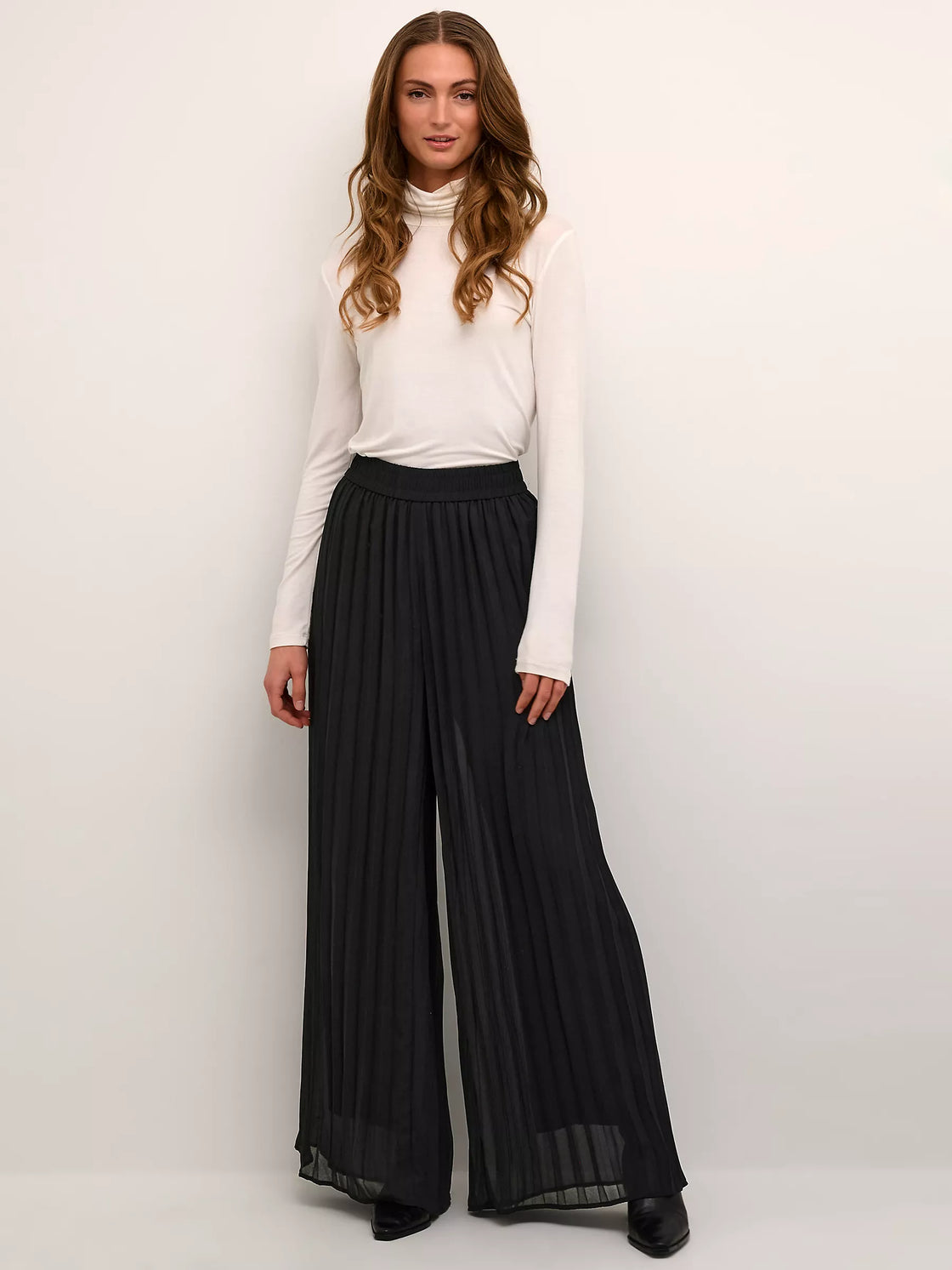 Nikka Pleated Pant