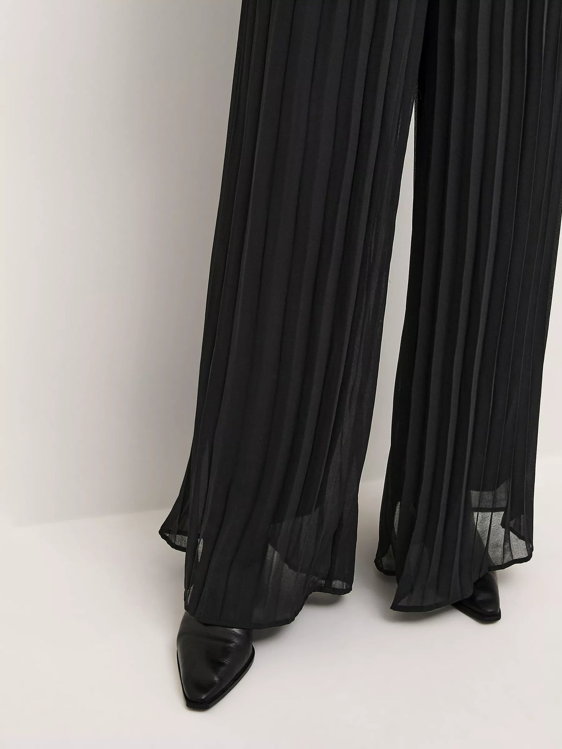 Nikka Pleated Pant