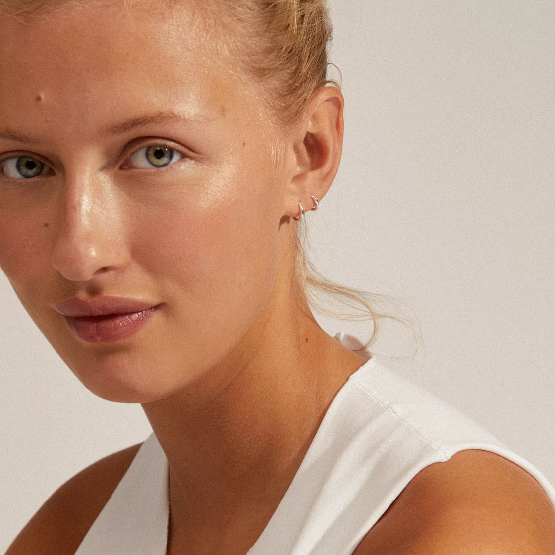 Eanna Small Huggie Hoop