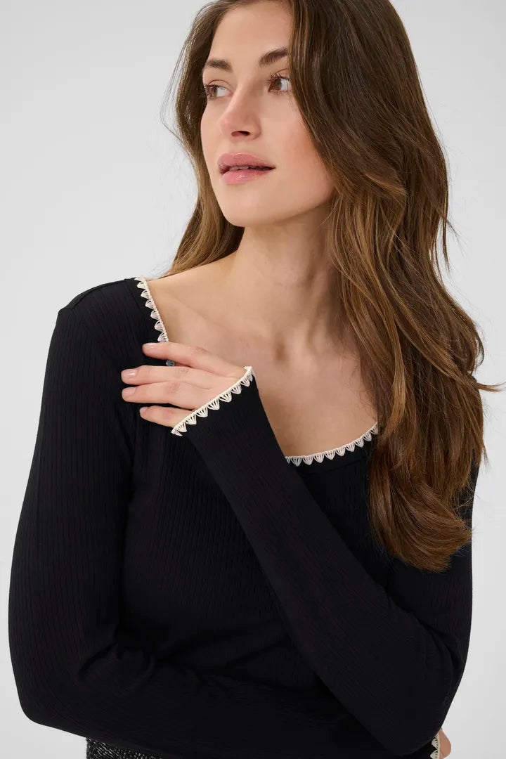 Ribba Embroidery Top