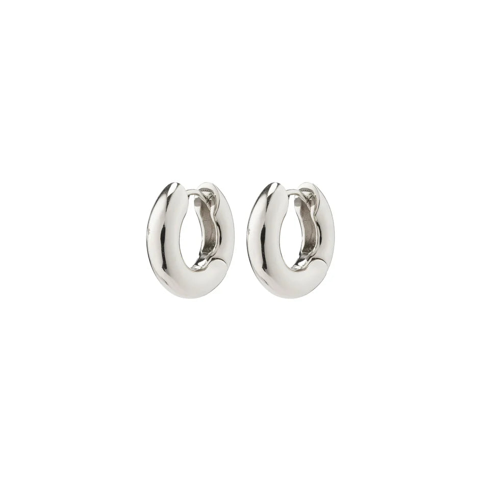 Aica Huggie Earring