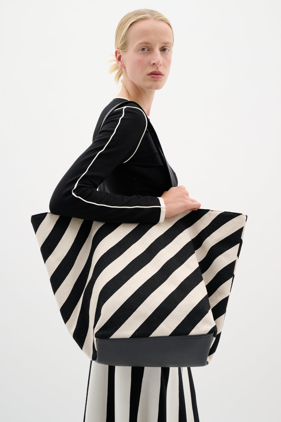 Ailey Shopper