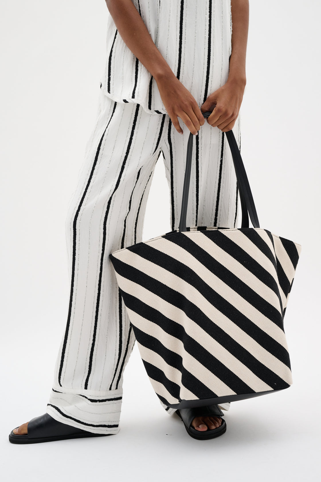 Ailey Shopper