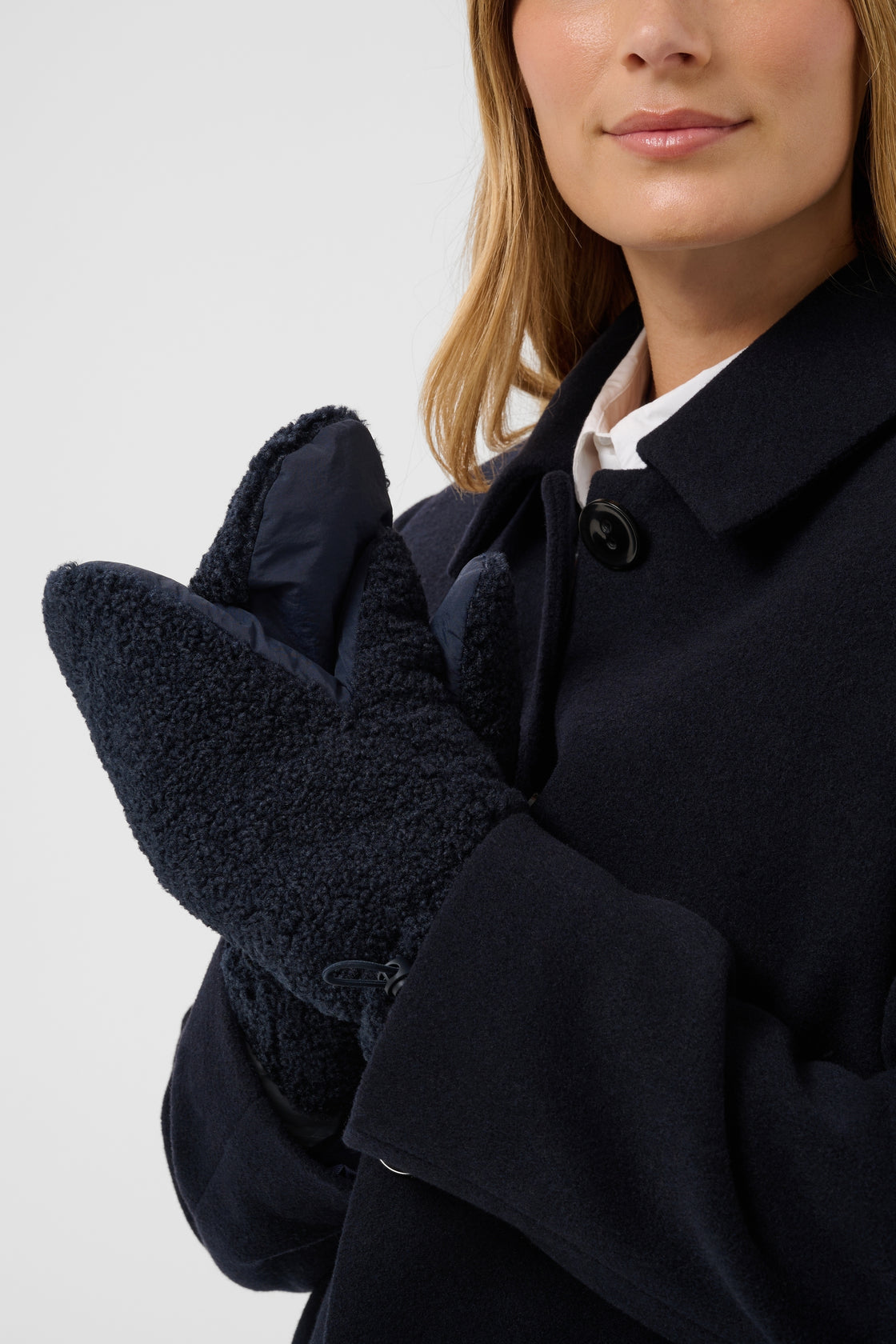 Saisa Gloves