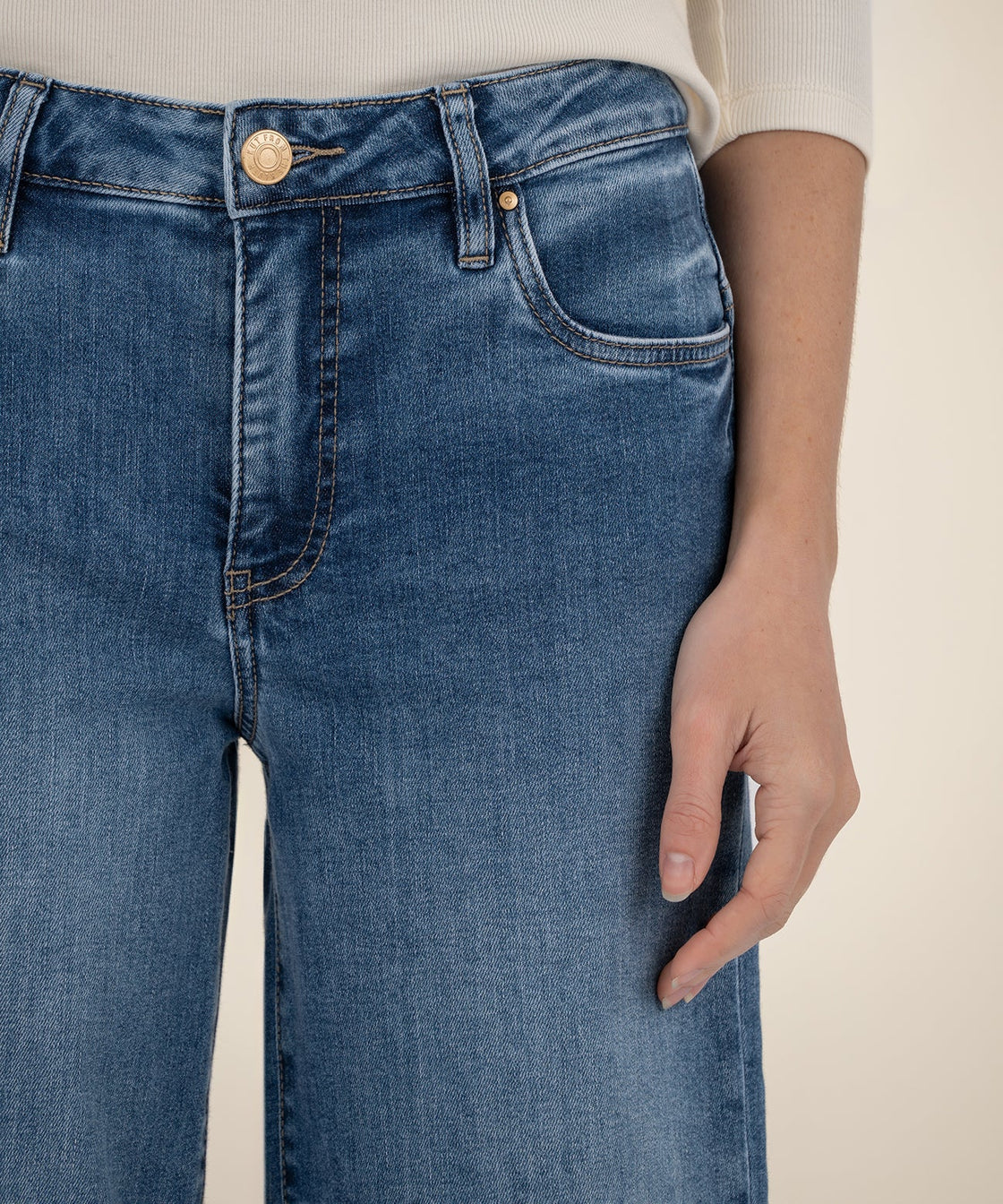 Maya High Rise Amuse