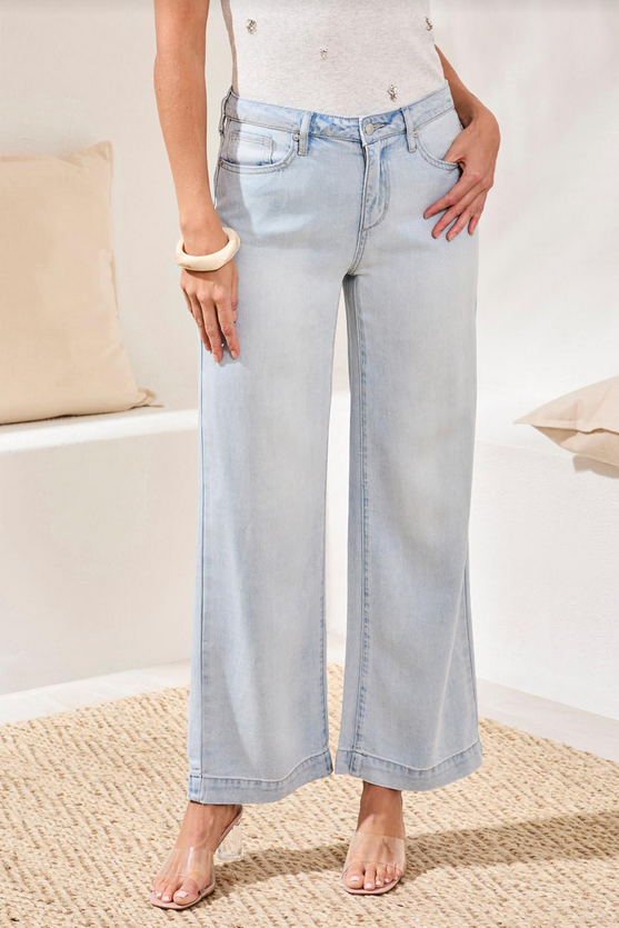 Audrey Hugging Flowy Wide Denim