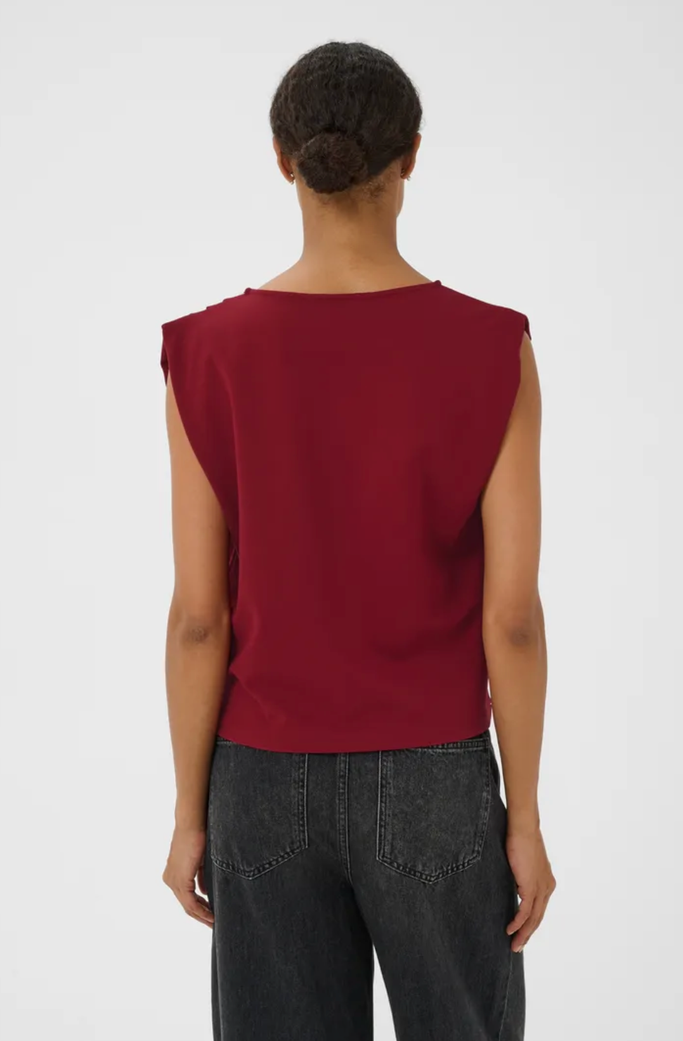 Divya Tee